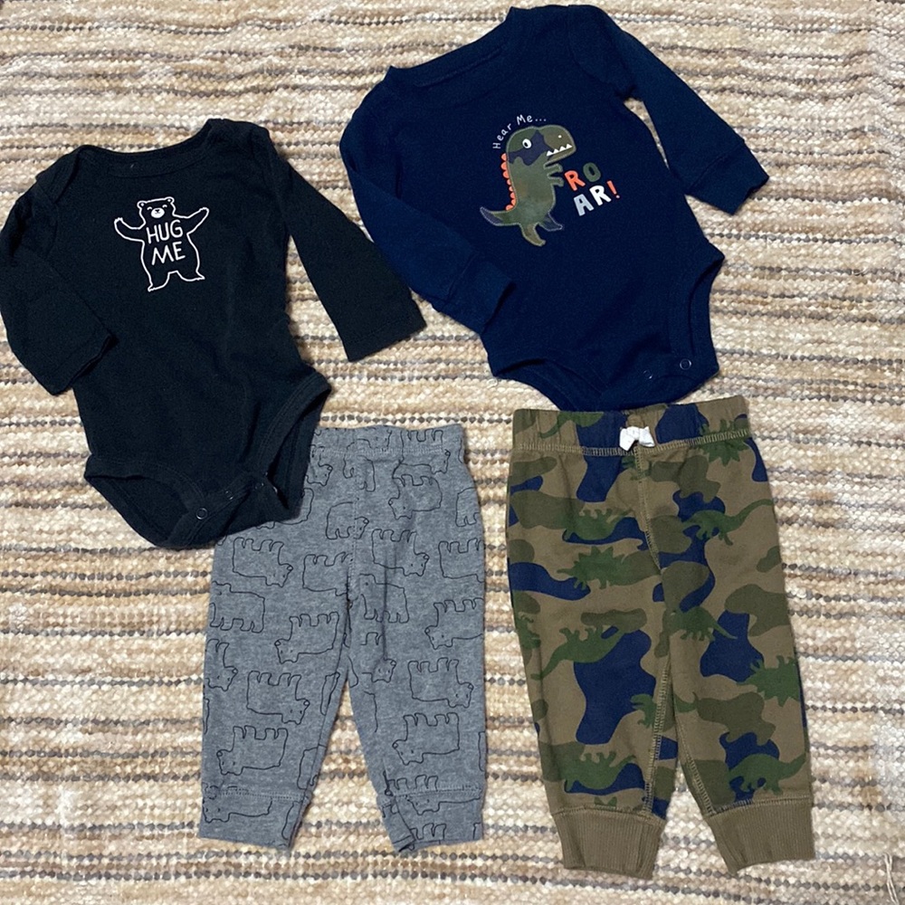 2 Carter’s Baby Boy Outfits. Long Sleeve Onesies and pants. 6 mos.